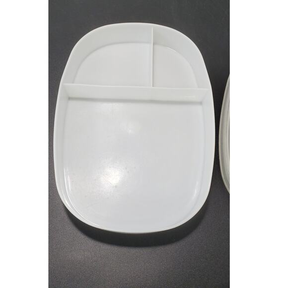 Vintage Tupperware Sheer Compartment Plate 667 & 668 w/lid, PRE-OWNED - Picture 3 of 5